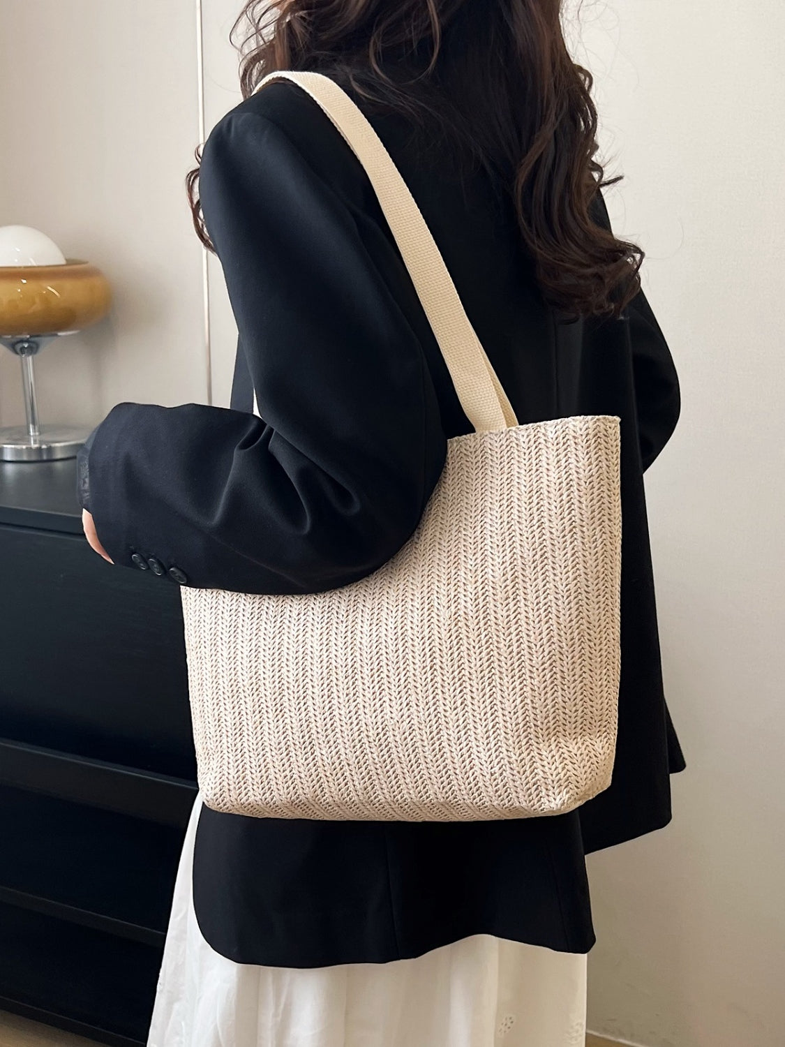 Straw Woven Tote Bag - Stylish and Eco-Conscious!