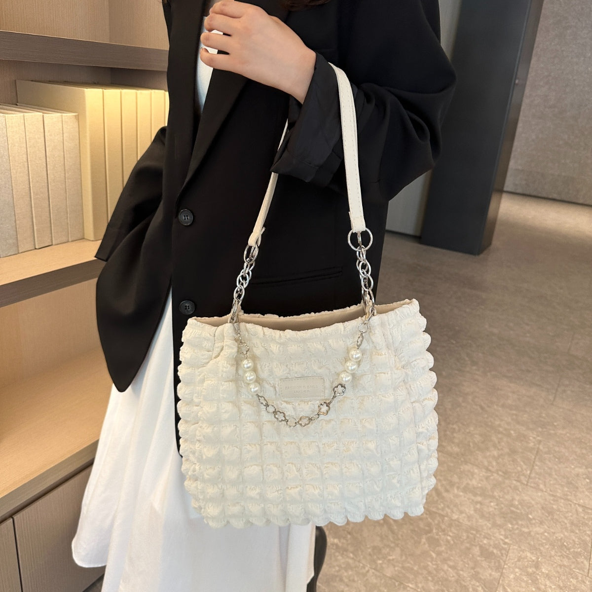 Bubble Textured Tote Bag - The Perfect Everyday Essential!