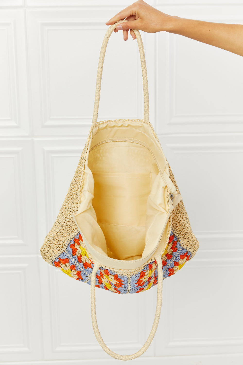 Fame Off The Coast Straw Tote Bag - Your Chic and Sustainable Everyday Tote!