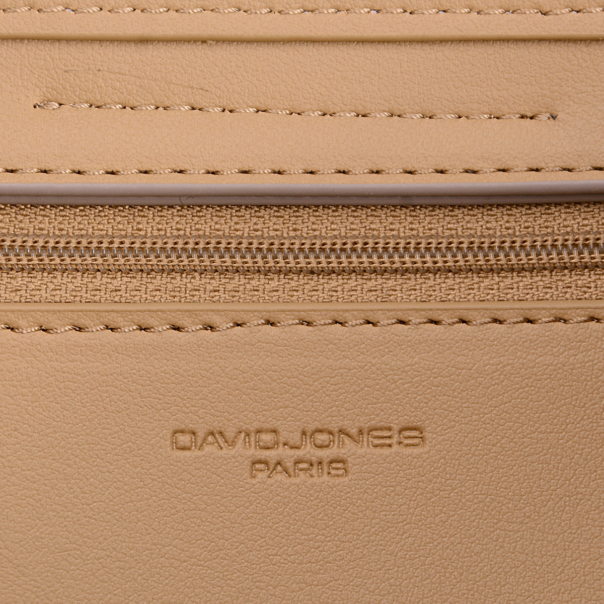 David Jones Vegan Leather Handbag - Sophisticated Style, Practical Functionality!