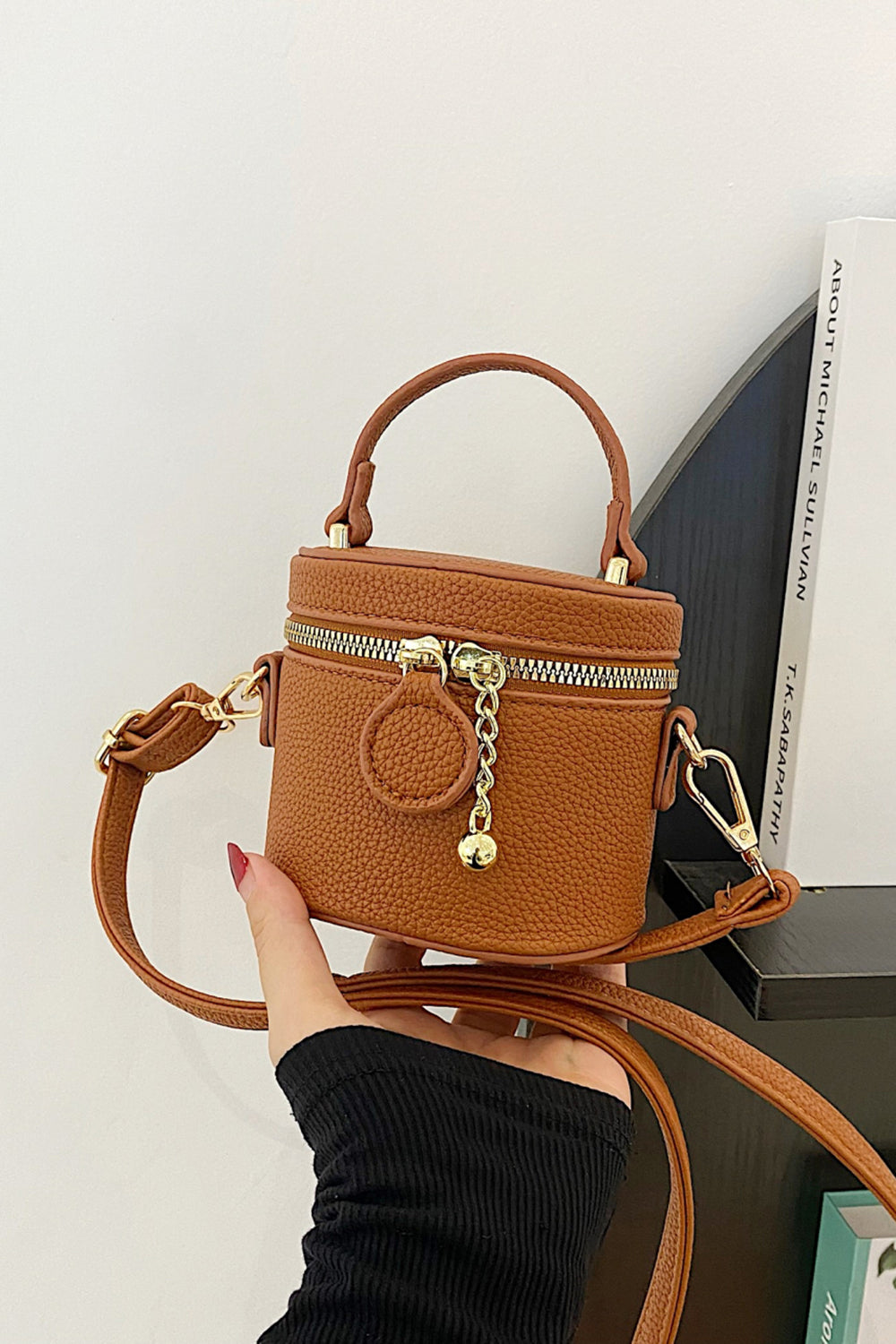 Vegan Leather Crossbody Bag - The Mini Must-Have!