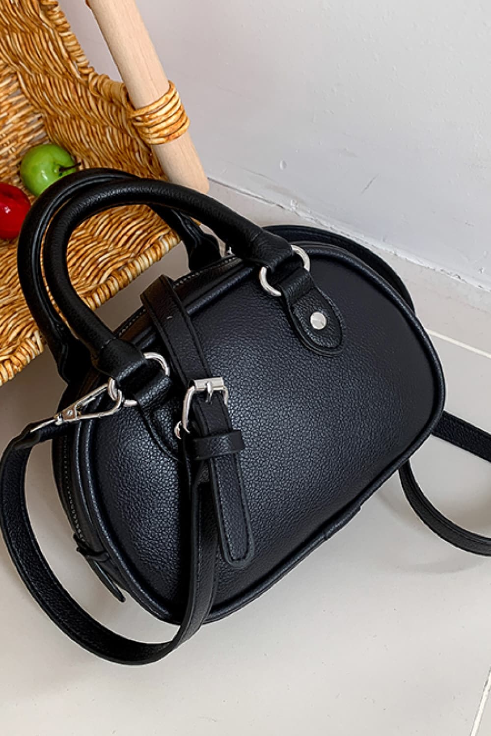 The Perfect Handbag for the Ethical Fashionista - Luxurious feel without being cruel!