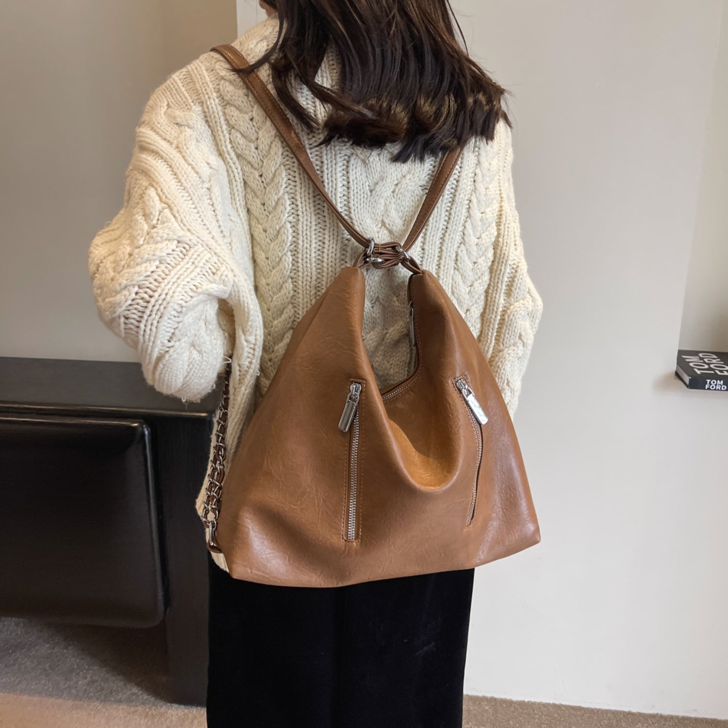 Savvy Stylish Vegan Leather Tote Bag - Effortless Style for the Everyday Woman