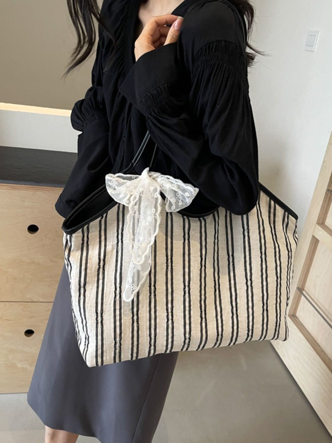 Striped Canvas Tote Bag - Stylish and Functional Accessory!