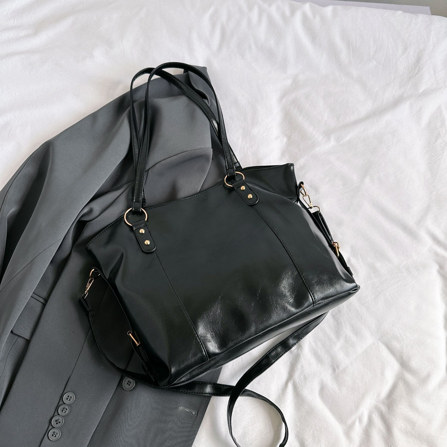 Vegan Leather Tote Bag - Carry It All in Style: The Roomy Vegan Leather Tote!