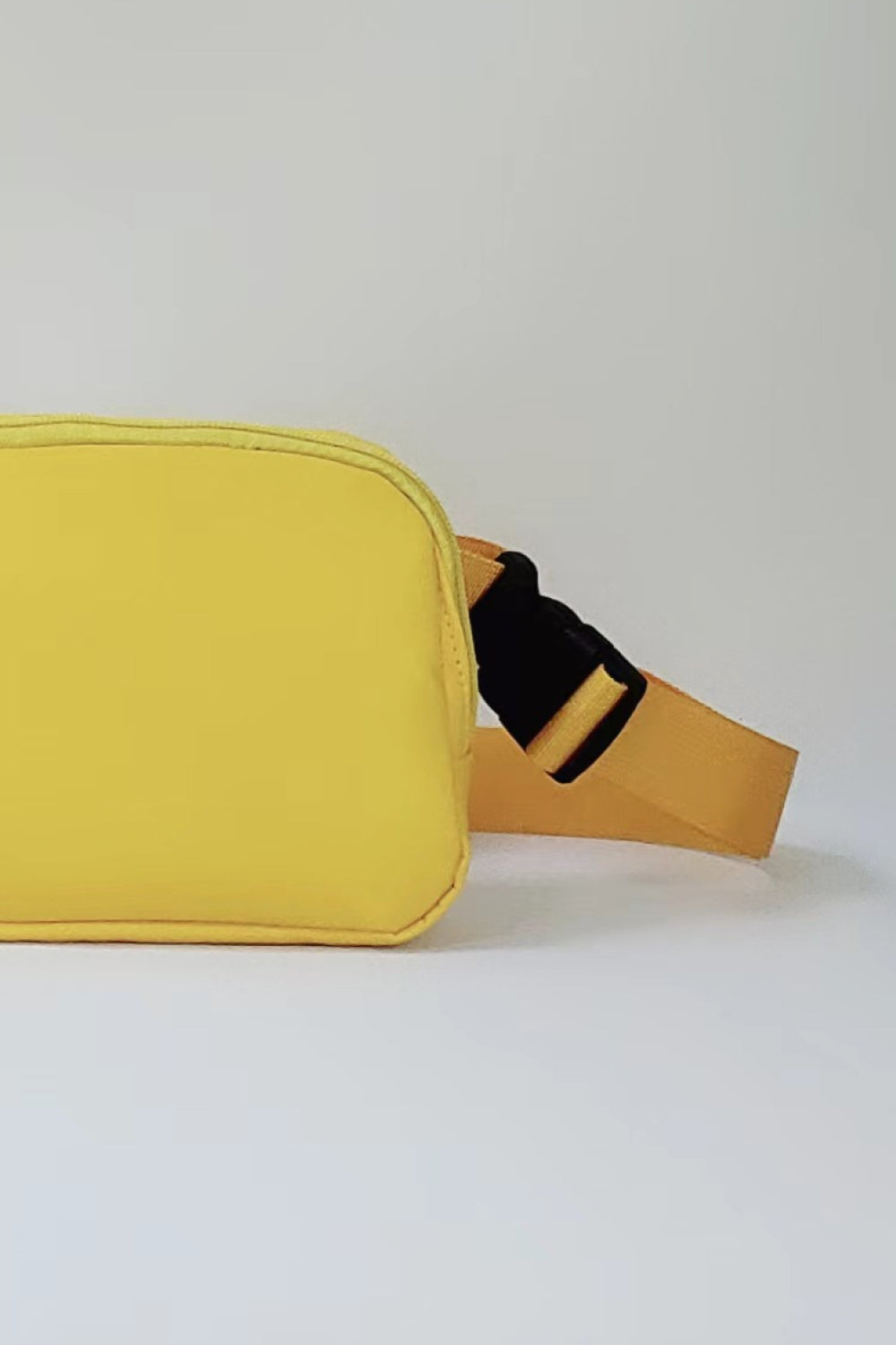 Buckle Zip Closure Fanny Pack - Protect your belongings!