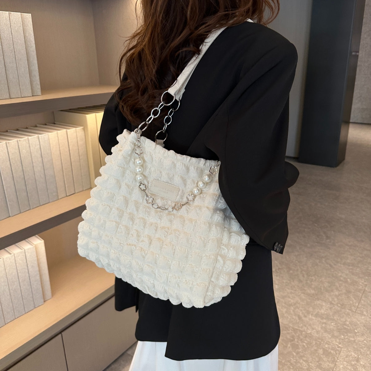 Bubble Textured Tote Bag - The Perfect Everyday Essential!