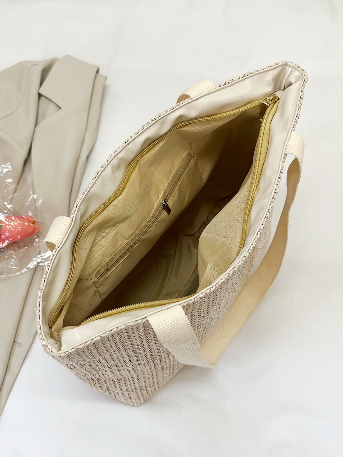 Straw Woven Tote Bag - Stylish and Eco-Conscious!