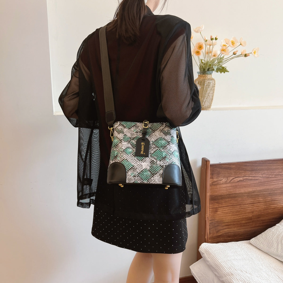 Vegan Leather Snakeskin Print Crossbody Bag - Functional and Convenient!