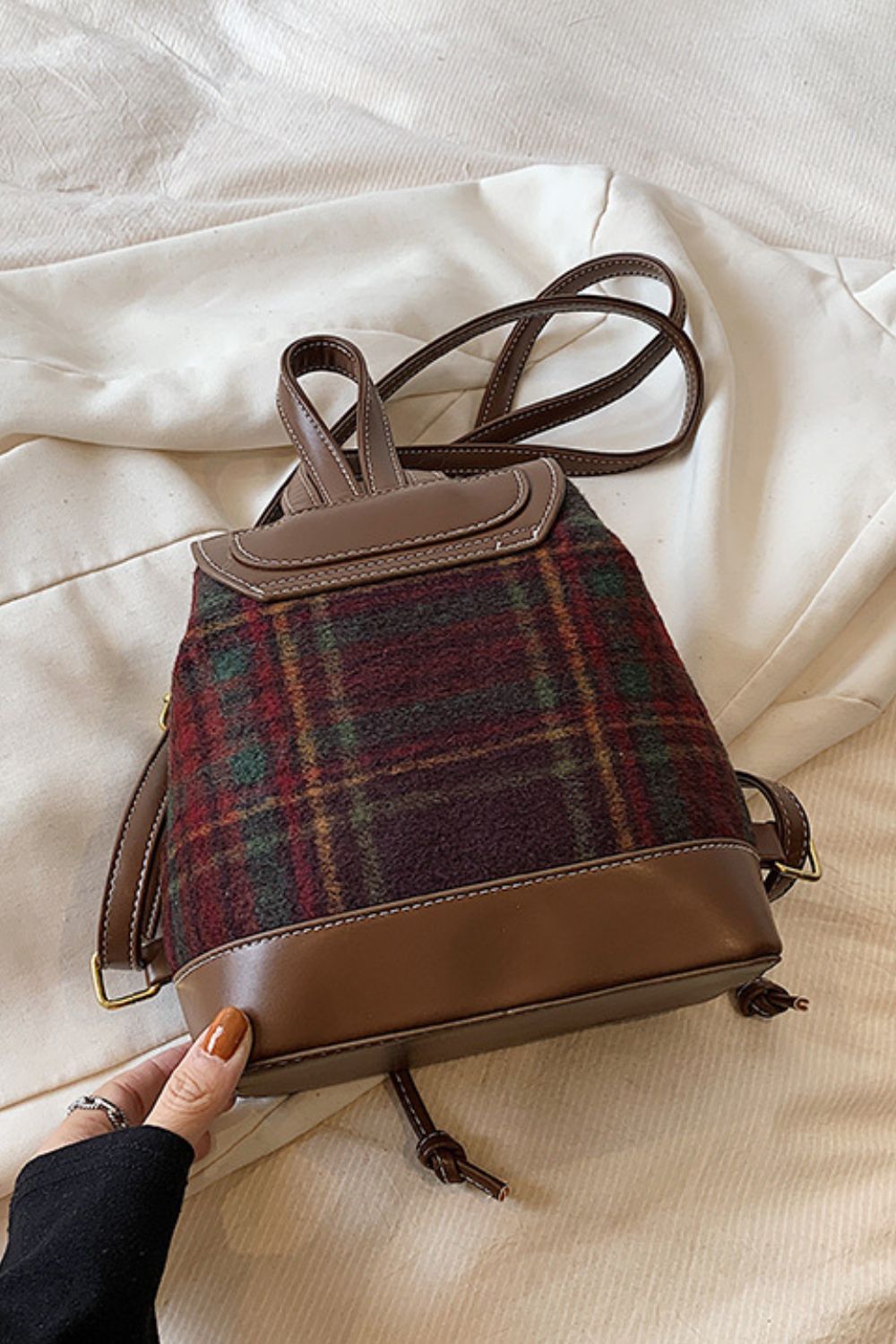 Vegan Leather Drawstring Plaid Backpack Bag - Effortless Portability!