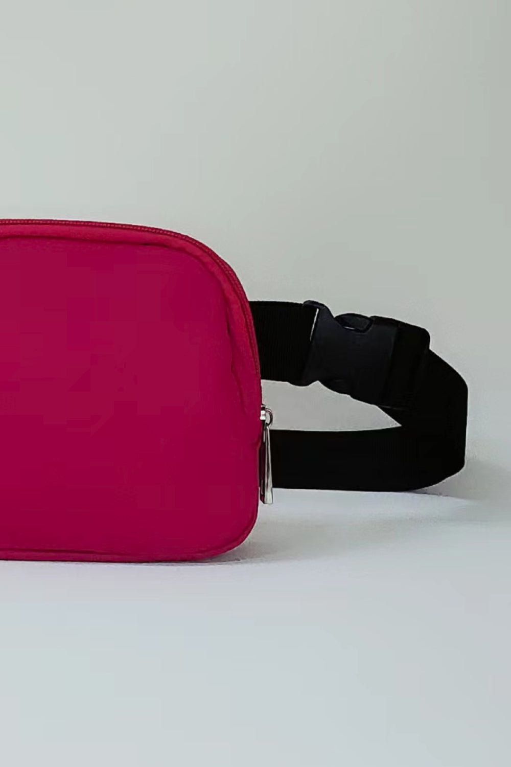 Buckle Zip Closure Fanny Pack - Protect your belongings!