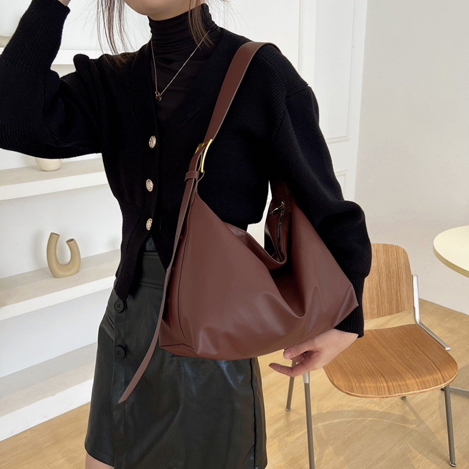 Adjustable Strap Vegan Leather Handbag - Eco-Conscious Comfort