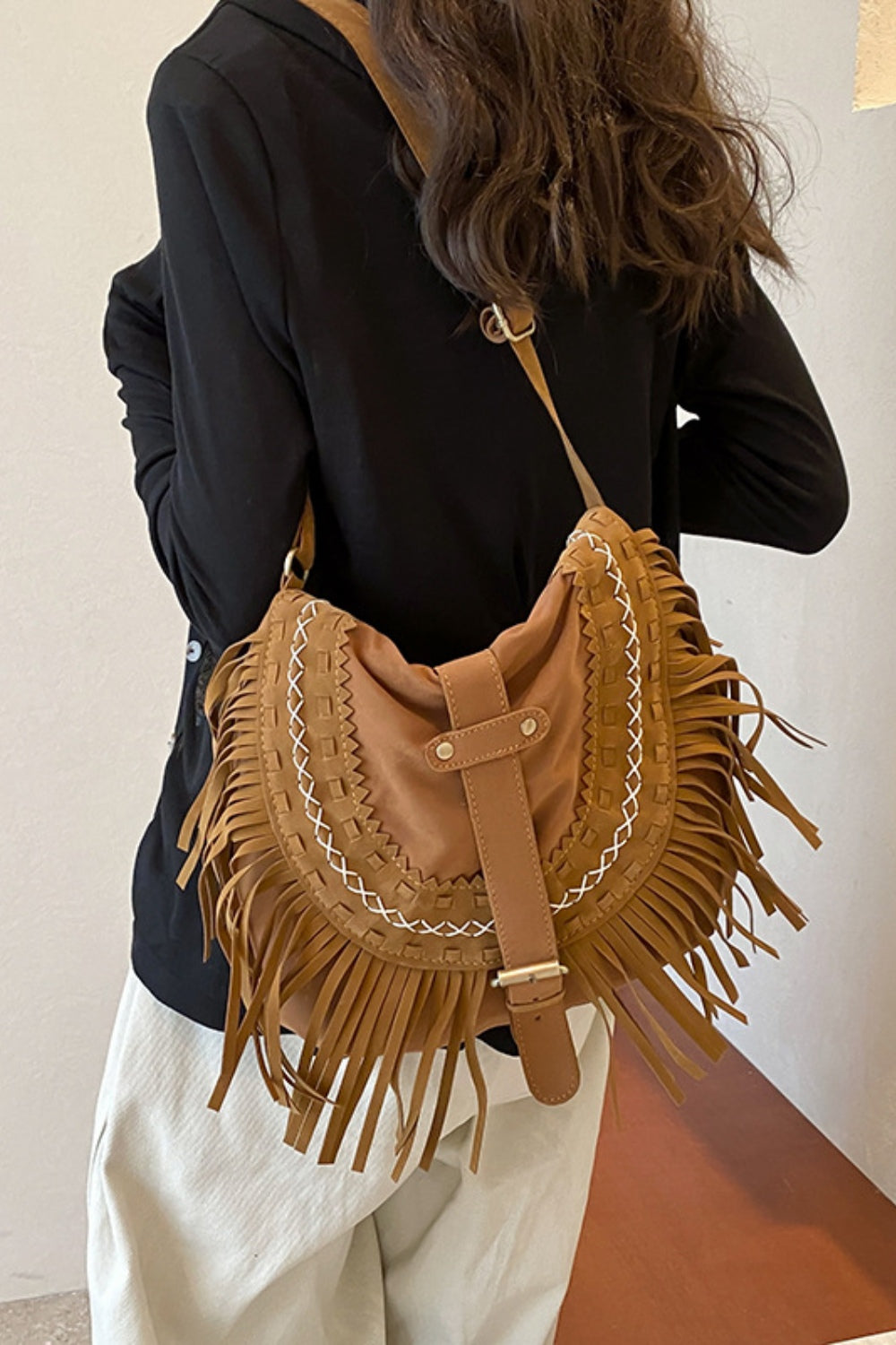 Suede Fringe Wide Strap Shoulder Bag - Express your unique style!