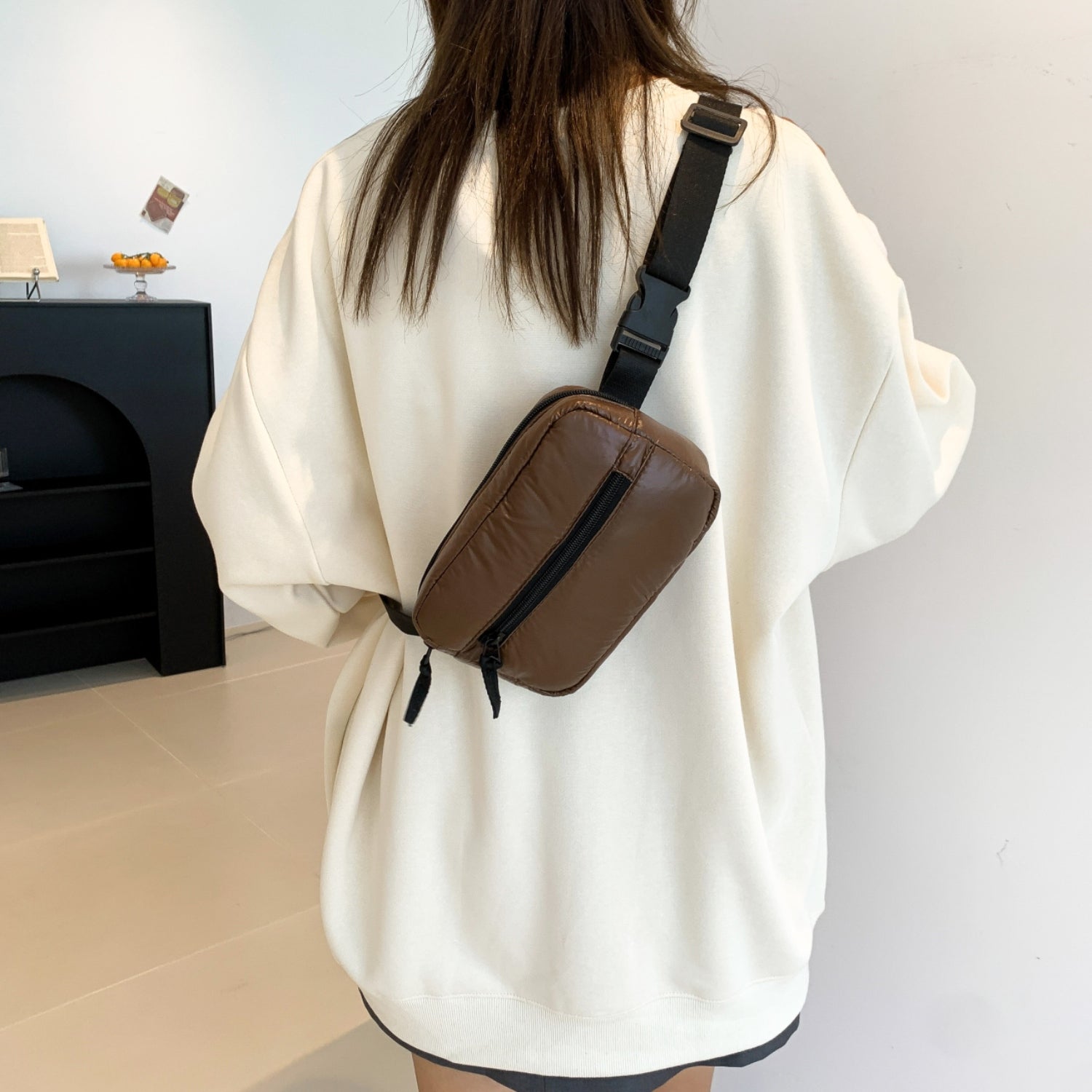 Adjustable Strap Sling Bag - Minimalist on-the-Go with Big Style