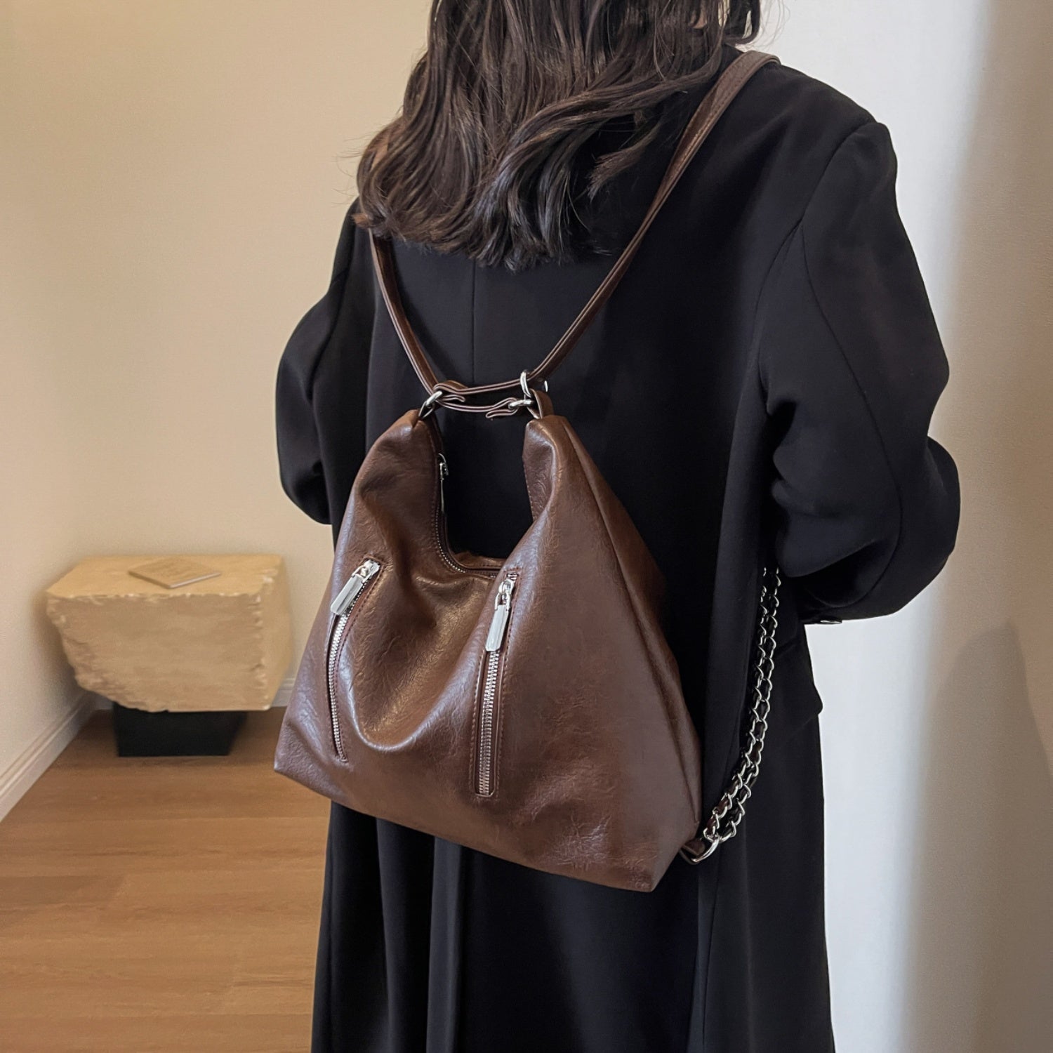 Savvy Stylish Vegan Leather Tote Bag - Effortless Style for the Everyday Woman