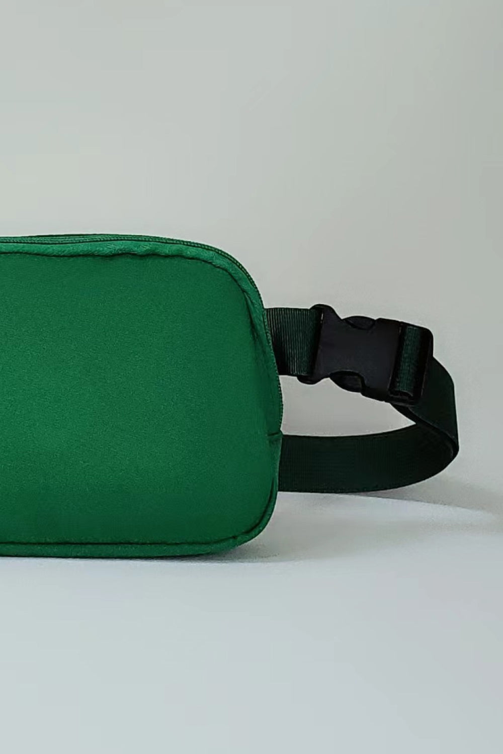 Buckle Zip Closure Fanny Pack - Protect your belongings!