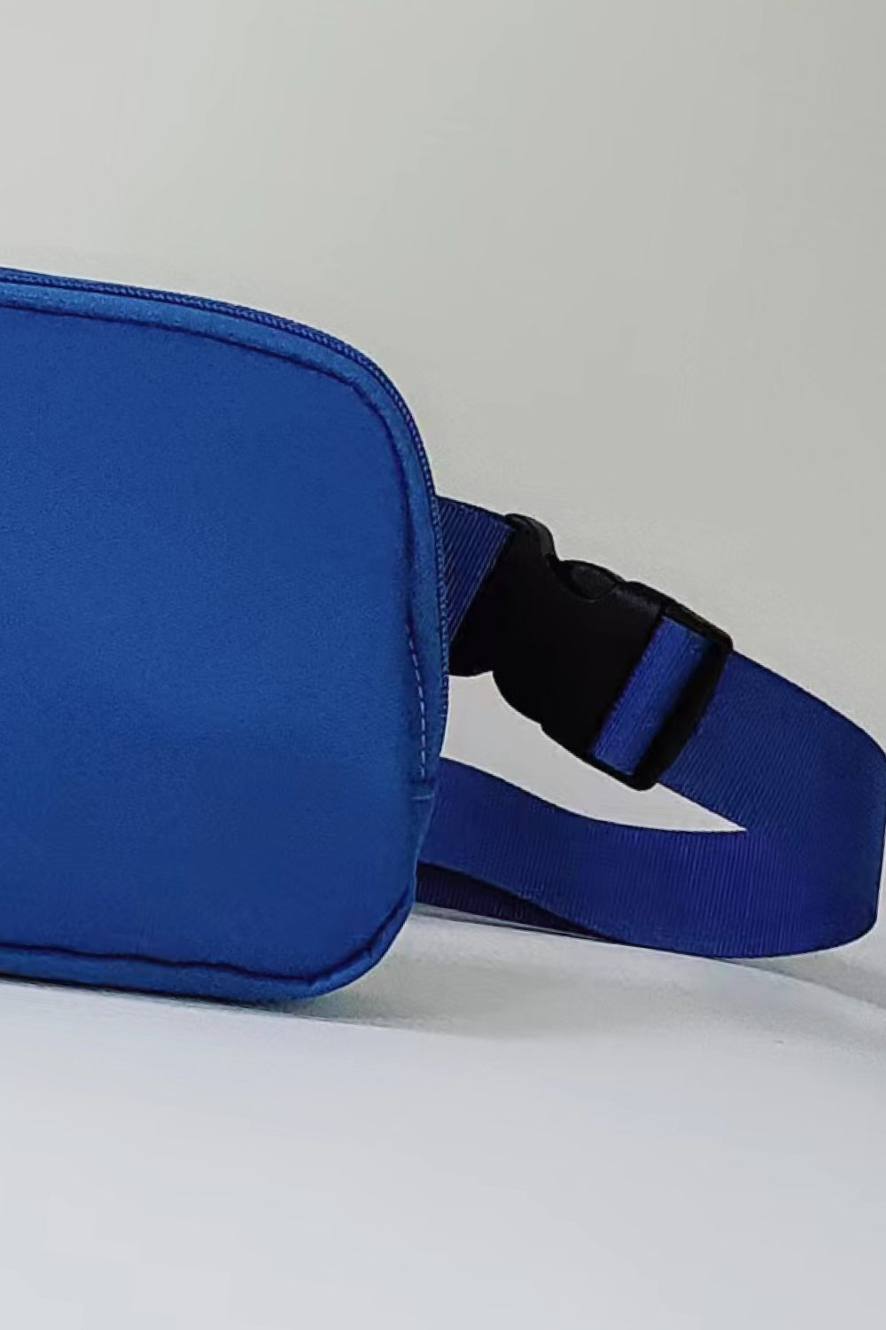 Buckle Zip Closure Fanny Pack - Protect your belongings!