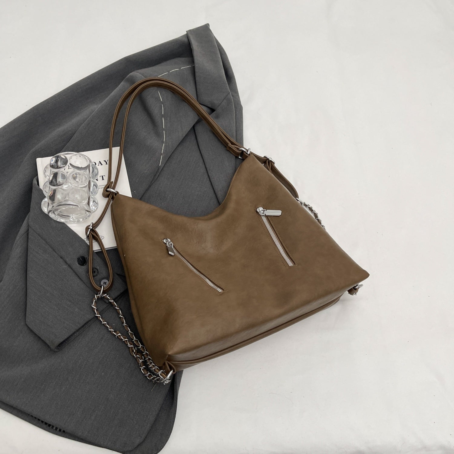 Savvy Stylish Vegan Leather Tote Bag - Effortless Style for the Everyday Woman