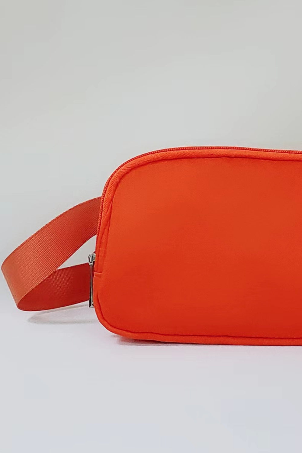 Buckle Zip Closure Fanny Pack - Protect your belongings!