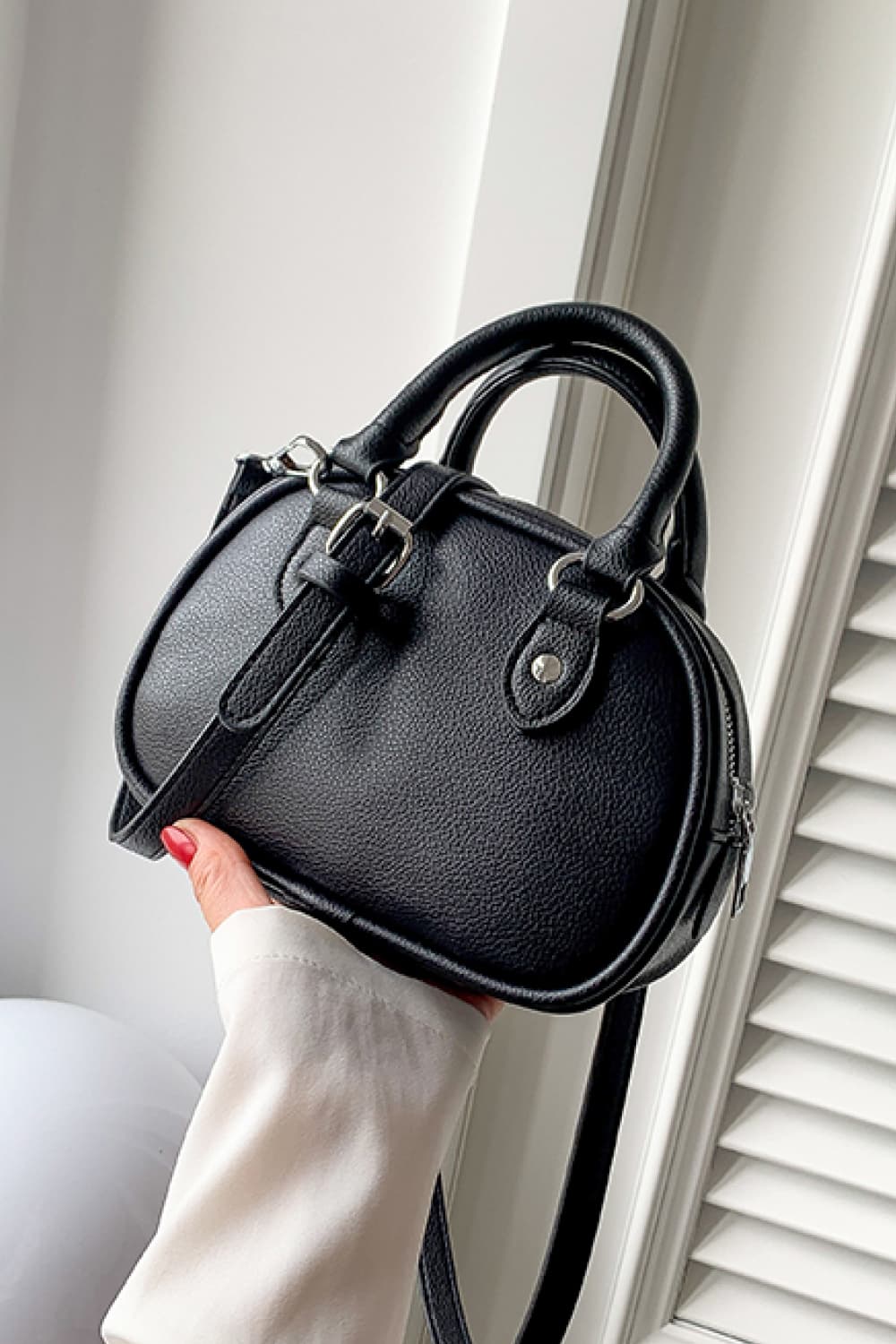 The Perfect Handbag for the Ethical Fashionista - Luxurious feel without being cruel!