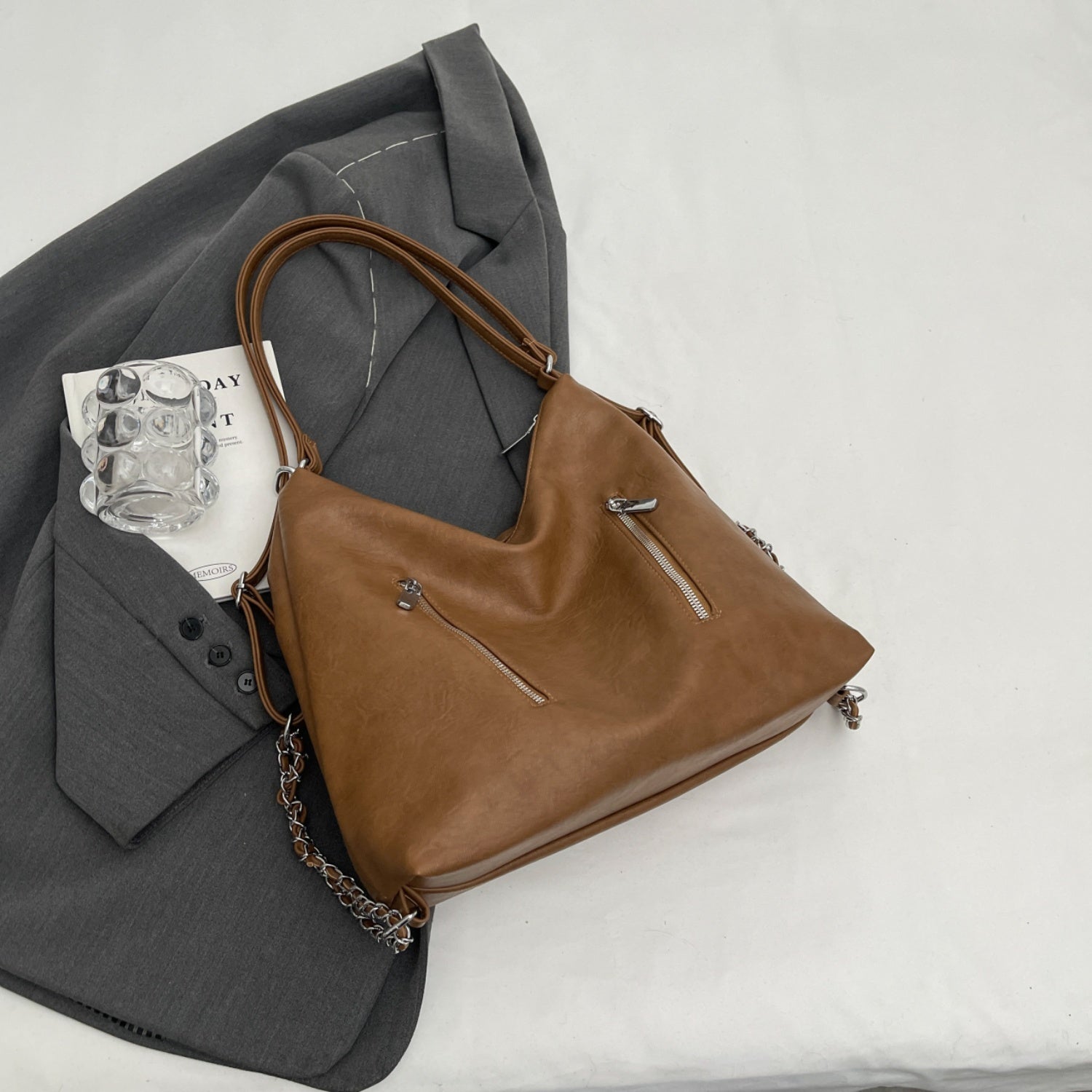 Savvy Stylish Vegan Leather Tote Bag - Effortless Style for the Everyday Woman