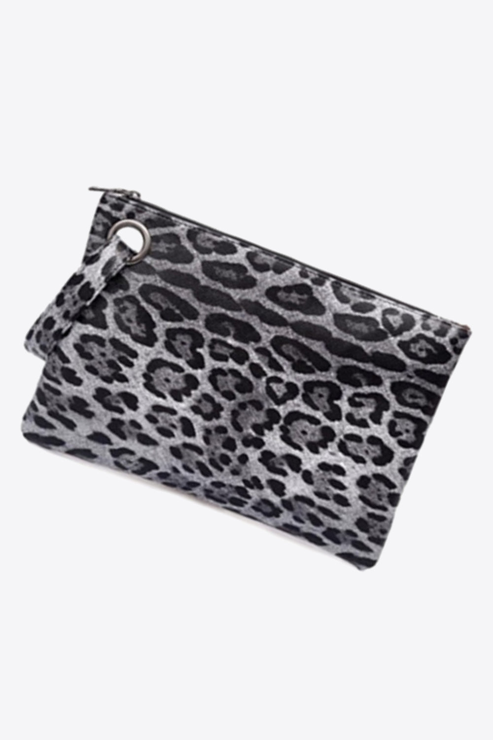 Leopard Vegan Leather Clutch - Effortless Style and Comfort!