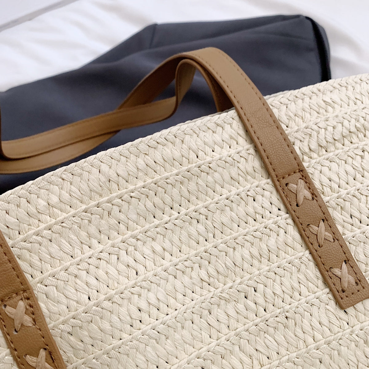 Contrast Straw Braided Handbag - For Eco-Conscious Shoppers!