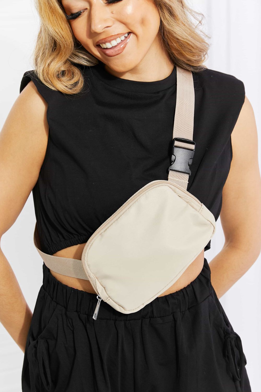 Buckle Zip Closure Fanny Pack - Protect your belongings!