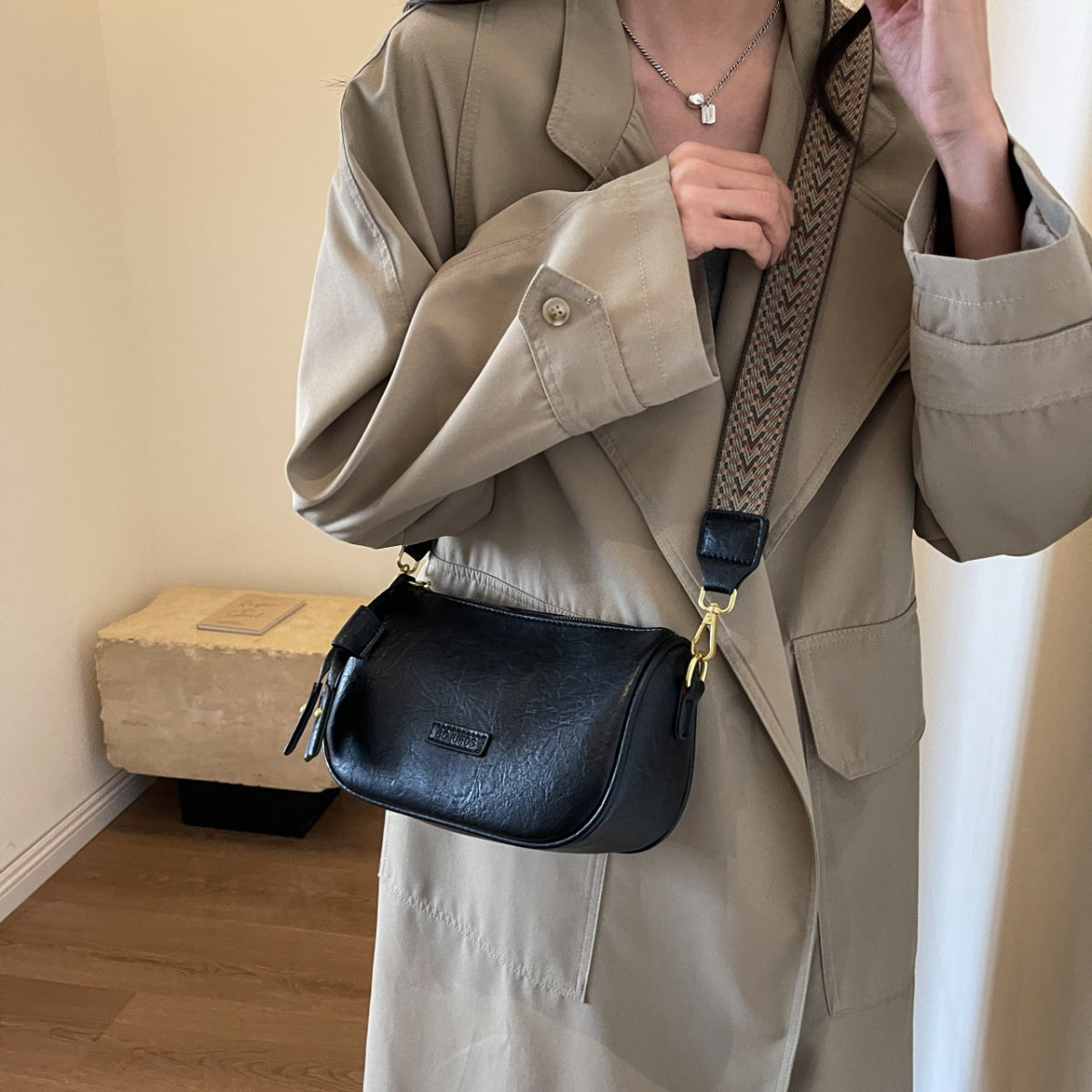 Vegan Leather Shoulder Bag - Sustainable Style on the Go!