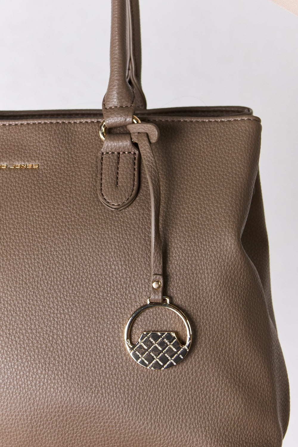 David Jones Structured Leather Handbag - Timeless Sophistication