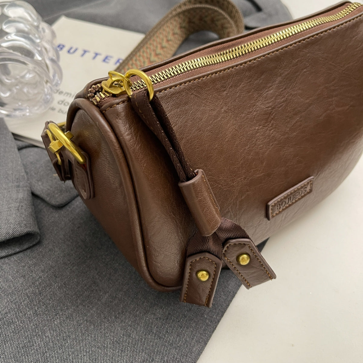 Vegan Leather Shoulder Bag - Sustainable Style on the Go!