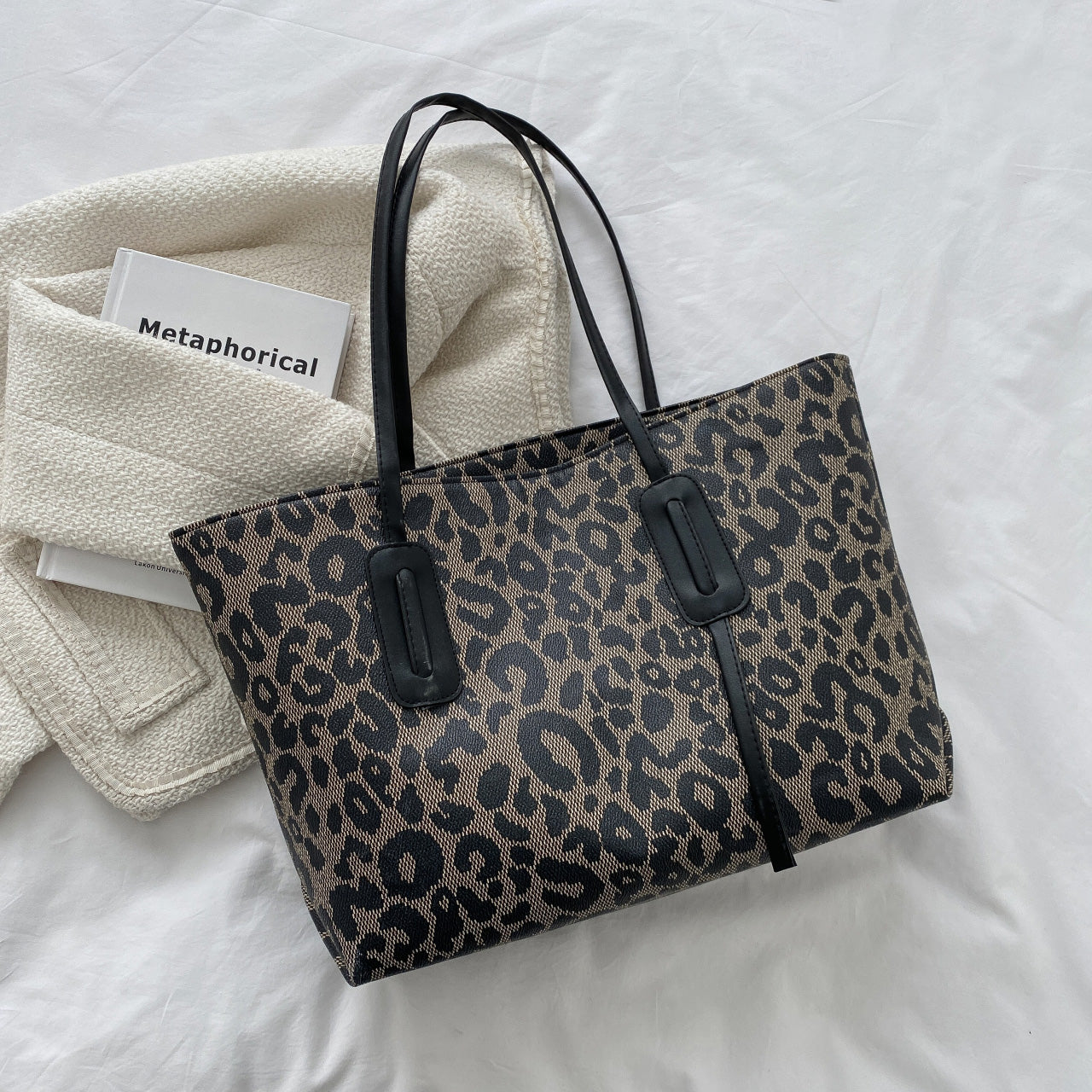 Vegan Leather Leopard Tote Bag - Eco-conscious fashion & eye-catching design!