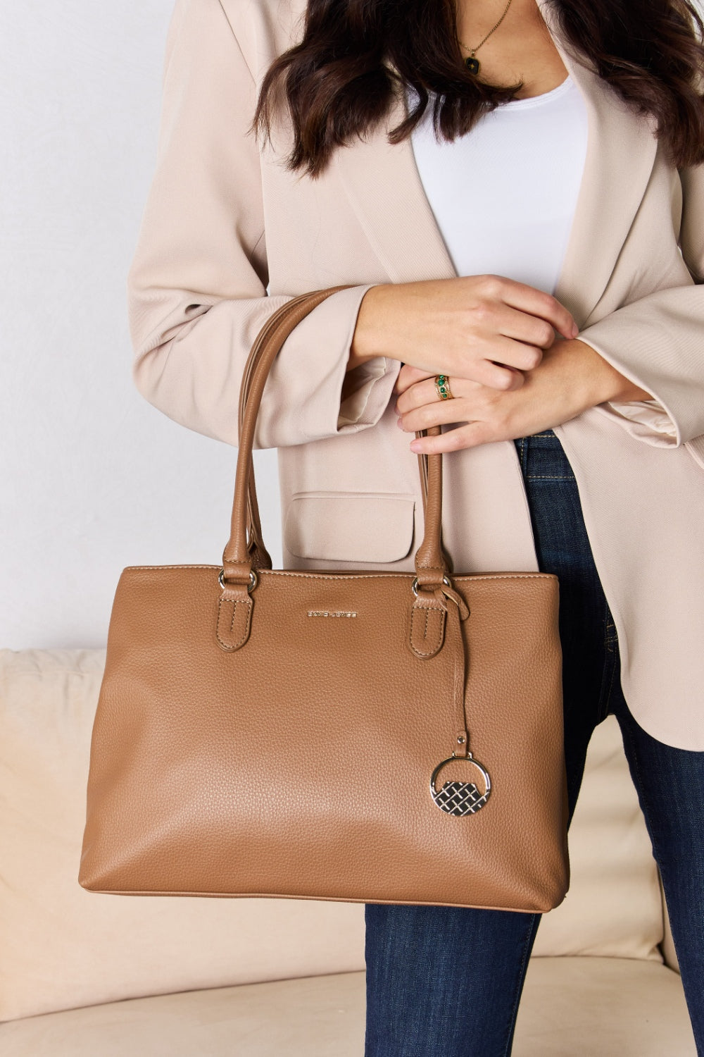 David Jones Structured Leather Handbag - Timeless Sophistication