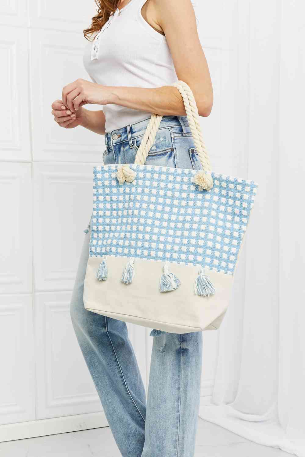 Justin Taylor Picnic Date Tassel Tote Bag - Stress-Free Picnic Packing & Stylish Design!