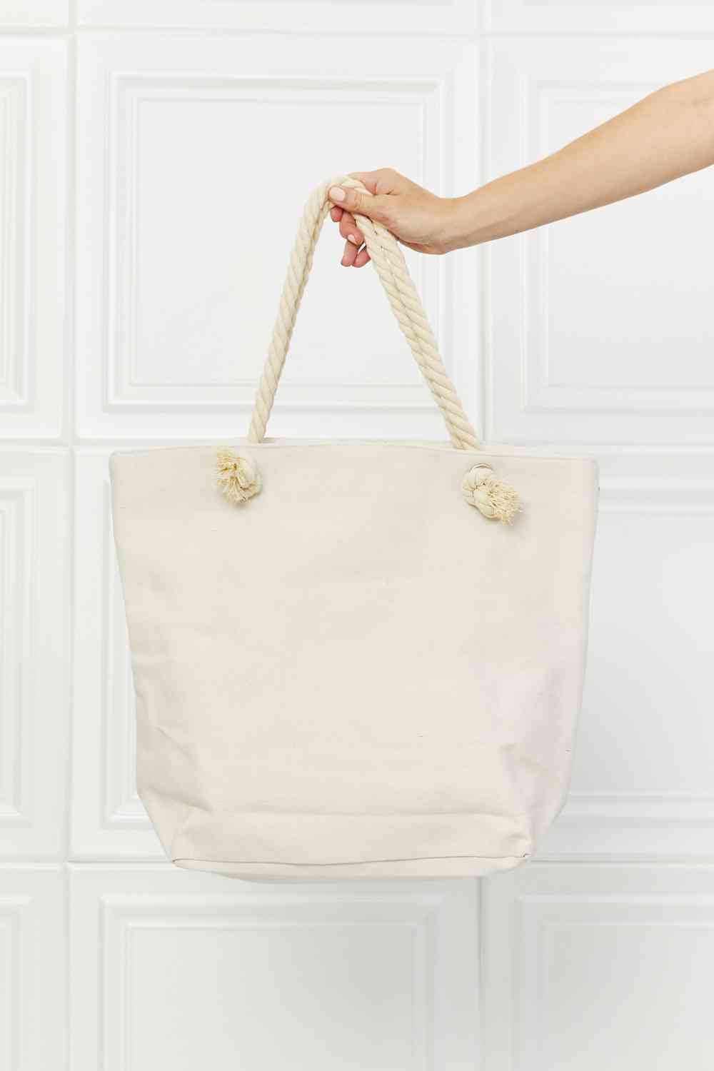 Justin Taylor Picnic Date Tassel Tote Bag - Stress-Free Picnic Packing & Stylish Design!